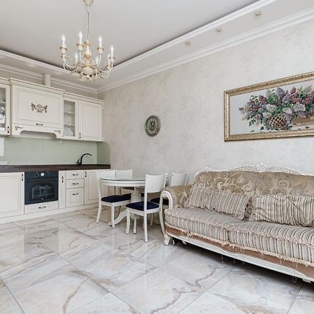 Greek Street Deluxe Apartment 敖德萨 外观 照片