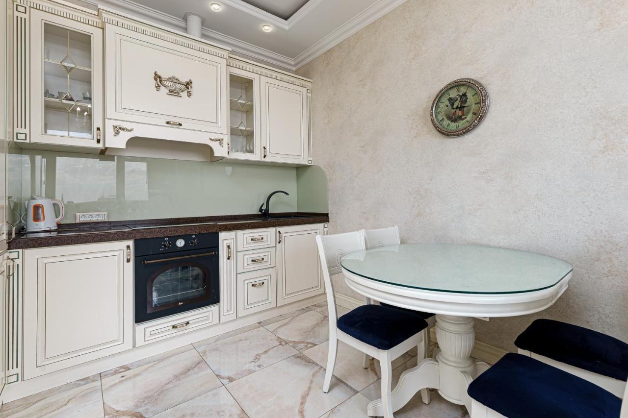 Greek Street Deluxe Apartment 敖德萨 外观 照片