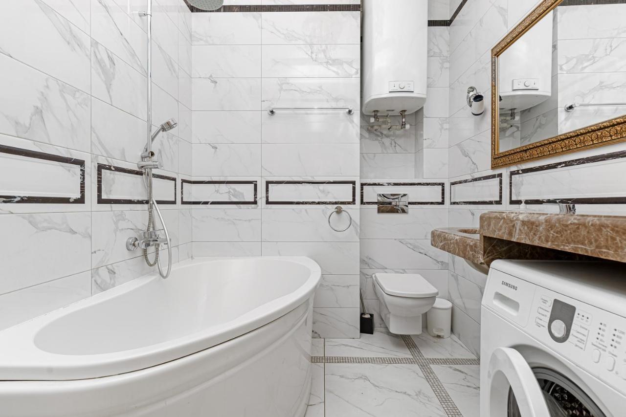 Greek Street Deluxe Apartment 敖德萨 外观 照片