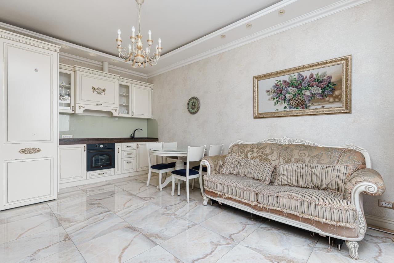 Greek Street Deluxe Apartment 敖德萨 外观 照片