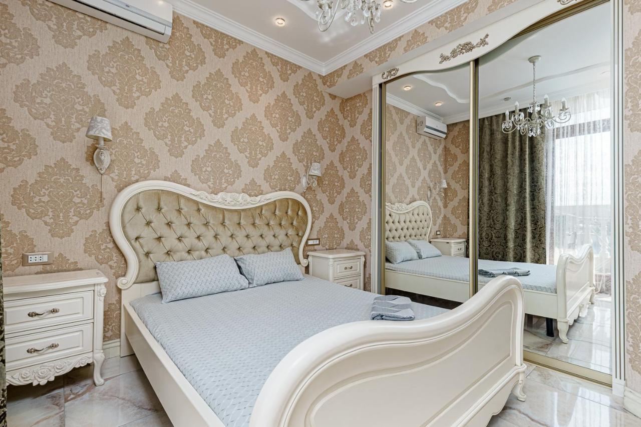 Greek Street Deluxe Apartment 敖德萨 外观 照片