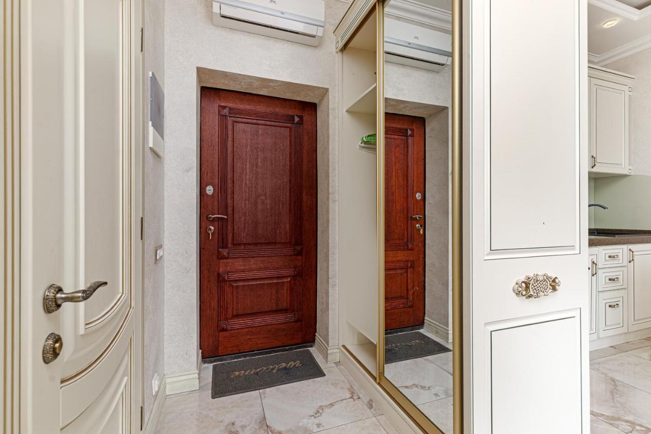 Greek Street Deluxe Apartment 敖德萨 外观 照片