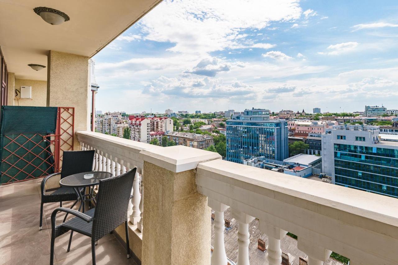 Greek Street Deluxe Apartment 敖德萨 外观 照片
